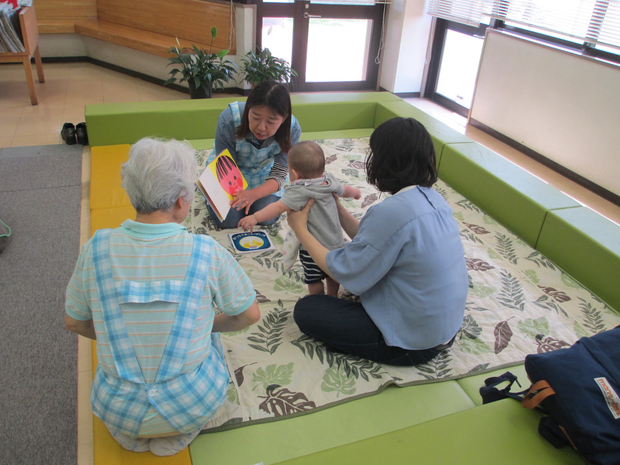 すきすきえほんタイムの様子